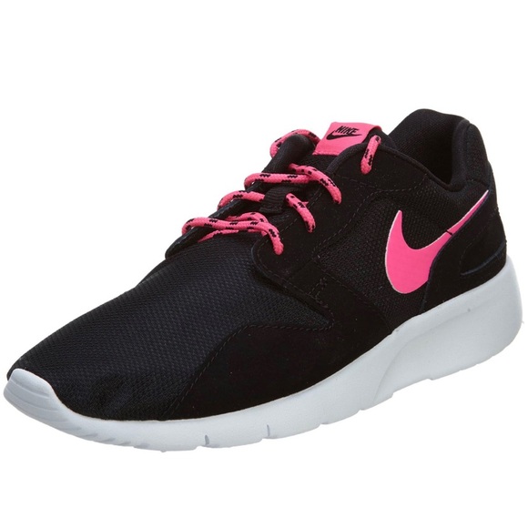 Nike Other - Nike Girls Kaishi Athletic Shoe Size 6